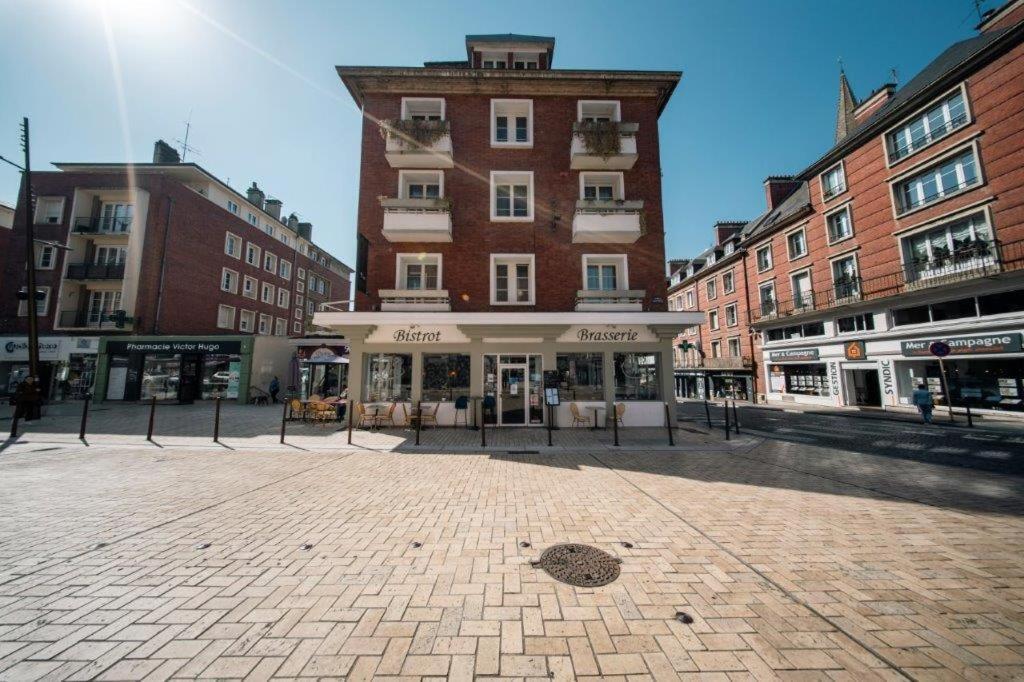Brit Hotel Privilege Lisieux - La Villa Des Arts 외부 사진