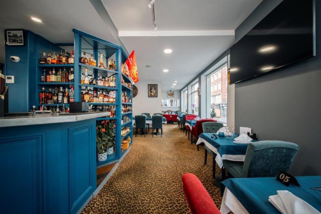Brit Hotel Privilege Lisieux - La Villa Des Arts 외부 사진