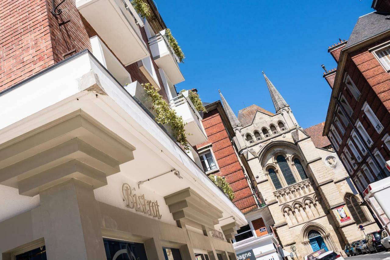Brit Hotel Privilege Lisieux - La Villa Des Arts 외부 사진