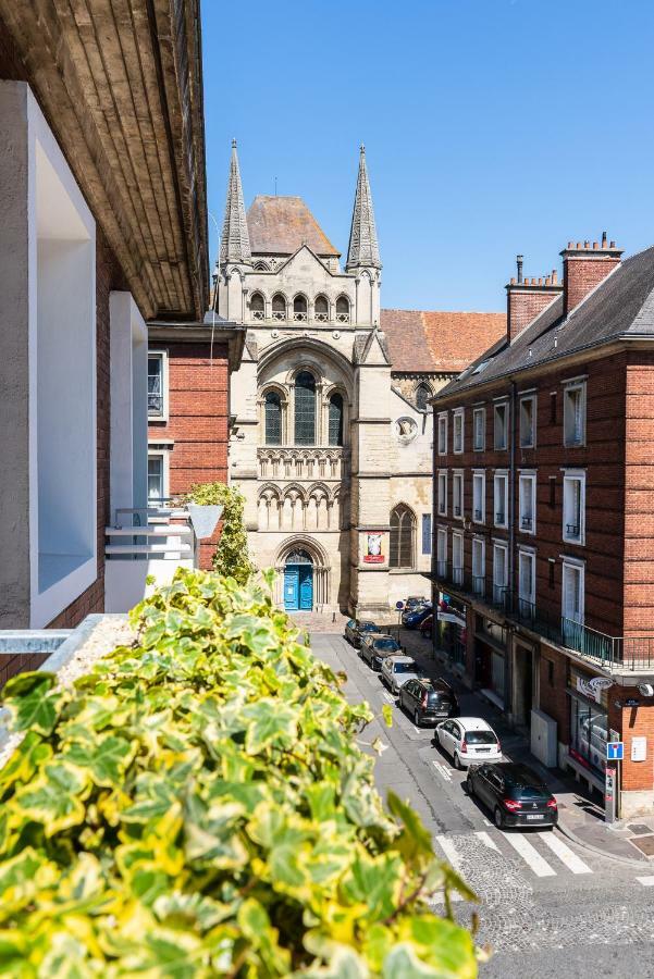 Brit Hotel Privilege Lisieux - La Villa Des Arts 외부 사진
