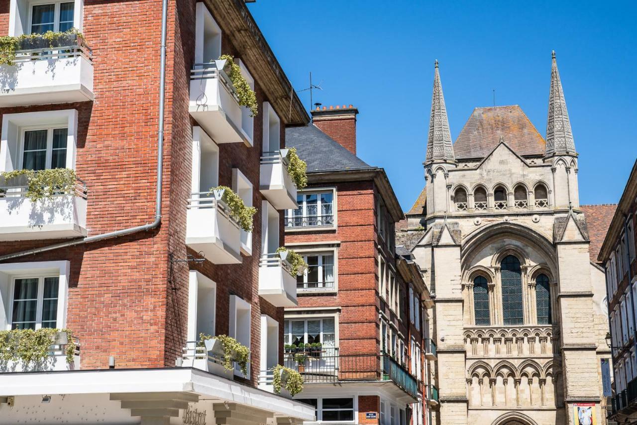Brit Hotel Privilege Lisieux - La Villa Des Arts 외부 사진